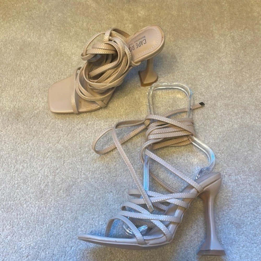 Nwob Cape Robbin nude strappy Louis heels